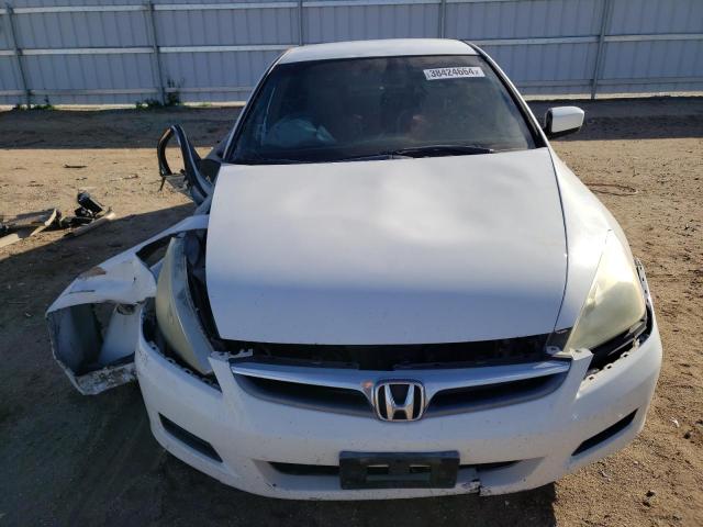 1HGCM56416A043517 - 2006 HONDA ACCORD LX WHITE photo 5