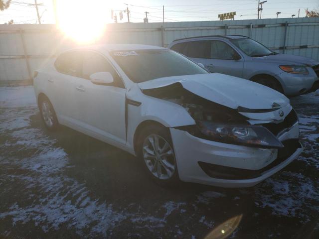 5XXGM4A71DG225053 - 2013 KIA OPTIMA LX WHITE photo 4