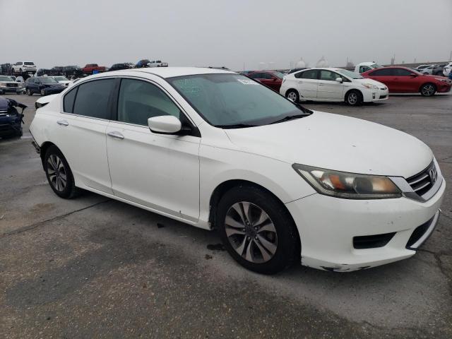 1HGCR2F37DA015578 - 2013 HONDA ACCORD LX WHITE photo 4