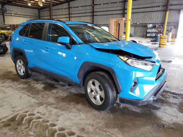 2T3W1RFV9KW028912 - 2019 TOYOTA RAV4 XLE BLUE photo 4