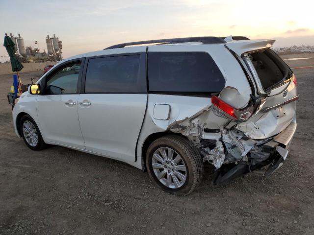 5TDDK3DCXBS002405 - 2011 TOYOTA SIENNA XLE WHITE photo 2