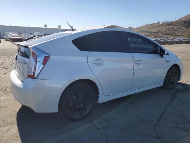 JTDKN3DU0F1874182 - 2015 TOYOTA PRIUS WHITE photo 3