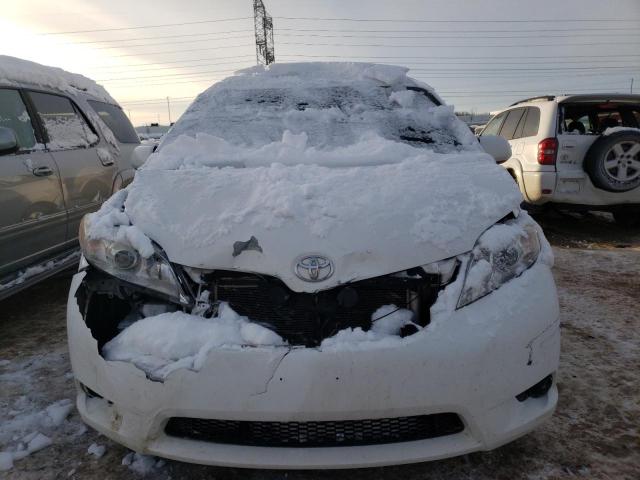 5TDKK3DC2FS624042 - 2015 TOYOTA SIENNA LE WHITE photo 5