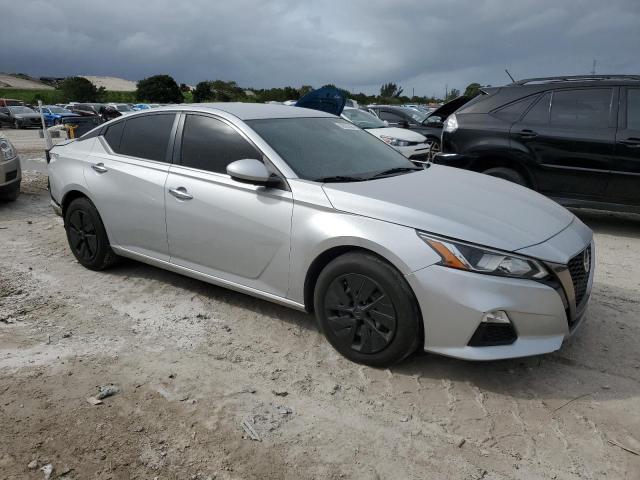 1N4BL4BV6LC153586 - 2020 NISSAN ALTIMA S SILVER photo 4