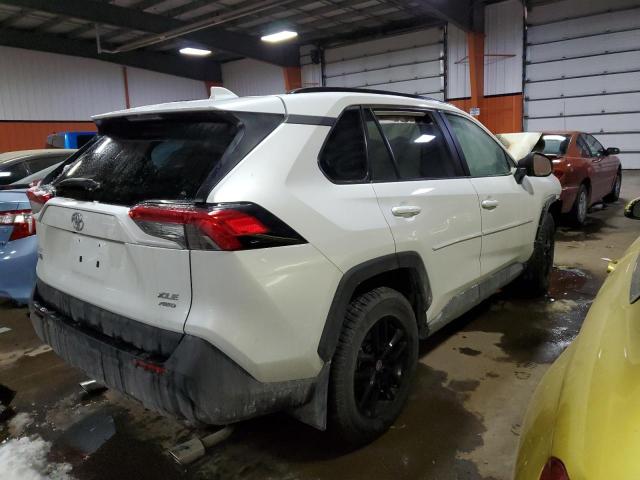 2T3R1RFV2RW412392 - 2024 TOYOTA RAV4 XLE WHITE photo 3