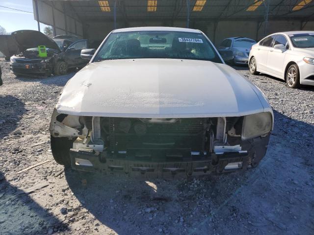 1ZVFT80N455156979 - 2005 FORD MUSTANG WHITE photo 5