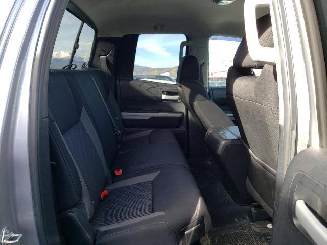 5TFUW5F10FX462653 - 2015 TOYOTA TUNDRA DOUBLE CAB SR/SR5 SILVER photo 10