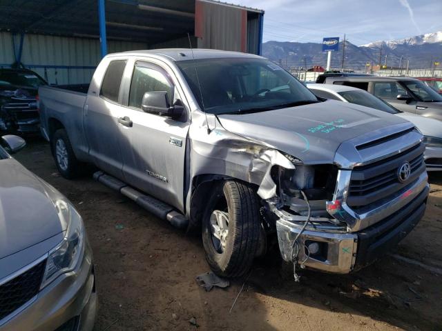 5TFUW5F10FX462653 - 2015 TOYOTA TUNDRA DOUBLE CAB SR/SR5 SILVER photo 4