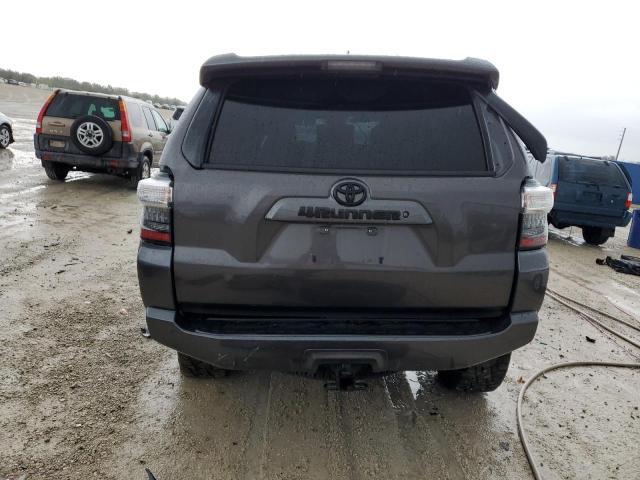 JTEBU5JR3J5485273 - 2018 TOYOTA 4RUNNER SR5/SR5 PREMIUM ნაცრისფერი ფოტო 6