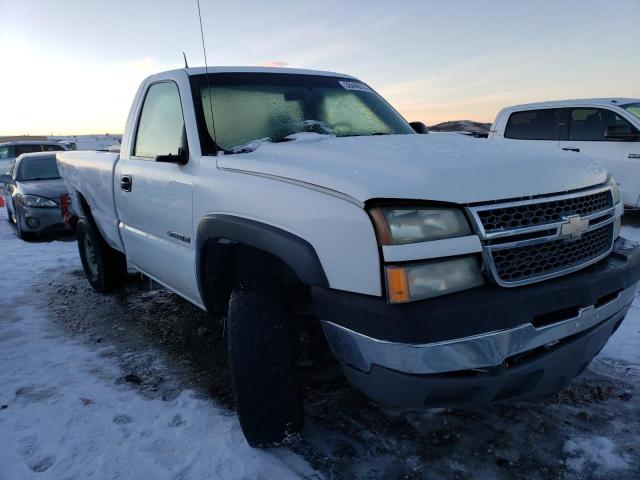 1GCGC24U05E264022 - 2005 CHEVROLET SILVERADO C2500 WHITE photo 4