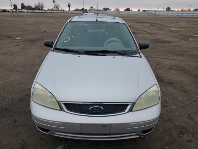 1FAFP34N37W112026 - 2007 FORD FOCUS ZX4 SILVER photo 5