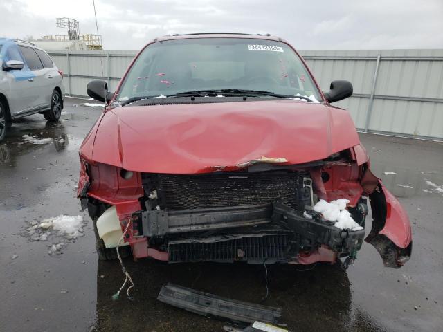 2A4GP54L06R624854 - 2006 CHRYSLER TOWN & COU TOURING წითელი ფოტო 5