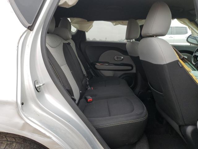 KNDJP3A50F7772929 - 2015 KIA SOUL + SILVER photo 10