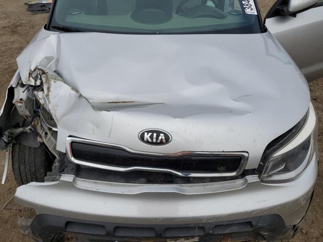 KNDJP3A50F7772929 - 2015 KIA SOUL + SILVER photo 11