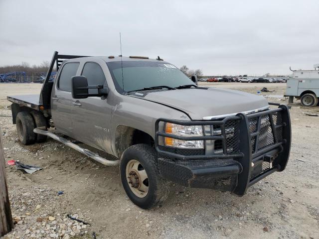 1GCJK33618F170909 - 2008 CHEVROLET SILVERADO K3500 GRAY photo 4