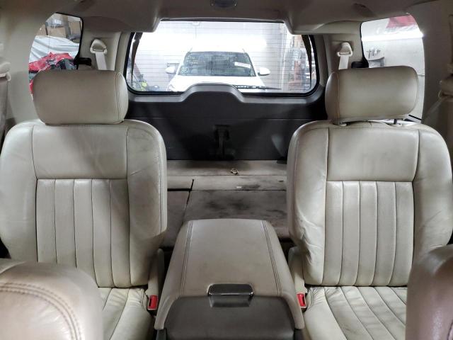 5LMFU28R74LJ09095 - 2004 LINCOLN NAVIGATOR 奶油色 照片 10