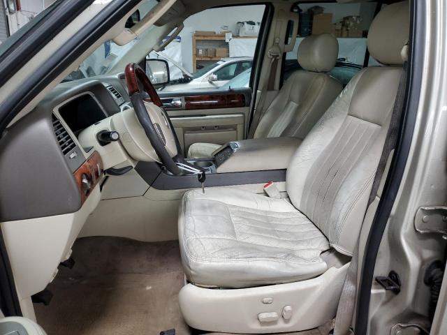 5LMFU28R74LJ09095 - 2004 LINCOLN NAVIGATOR 奶油色 照片 7