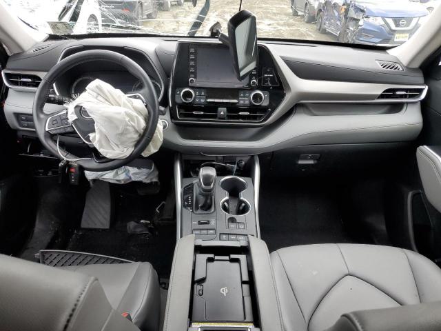 5TDGZRBH2MS131252 - 2021 TOYOTA HIGHLANDER XLE BLUE photo 8