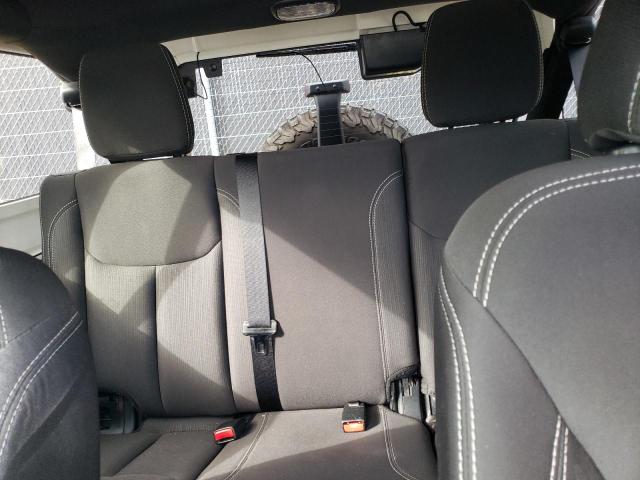 1C4BJWEG6GL292101 - 2016 JEEP WRANGLER U SAHARA WHITE photo 10