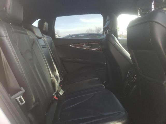 2LMPJ8LR7HBL16381 - 2017 LINCOLN MKX RESERVE WHITE photo 11