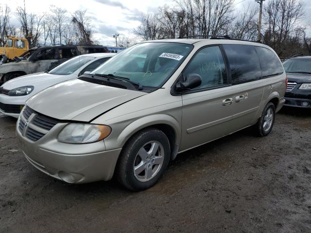 2D4GP44L45R352388 - 2005 DODGE CARAVAN SXT TAN photo 1