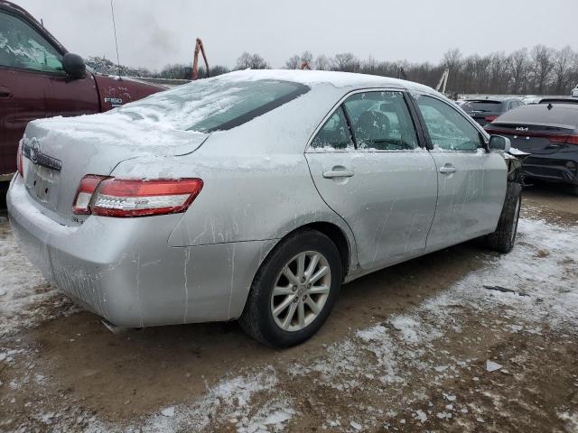 4T1BF3EK8BU133681 - 2011 TOYOTA CAMRY BASE SILVER photo 3