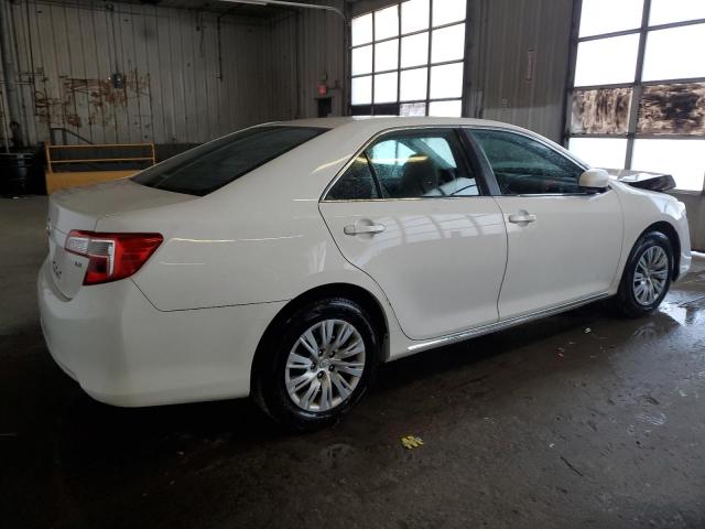 4T1BF1FK7CU596139 - 2012 TOYOTA CAMRY BASE WHITE photo 3