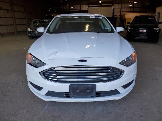 3FA6P0H70HR370812 - 2017 FORD FUSION SE WHITE photo 5