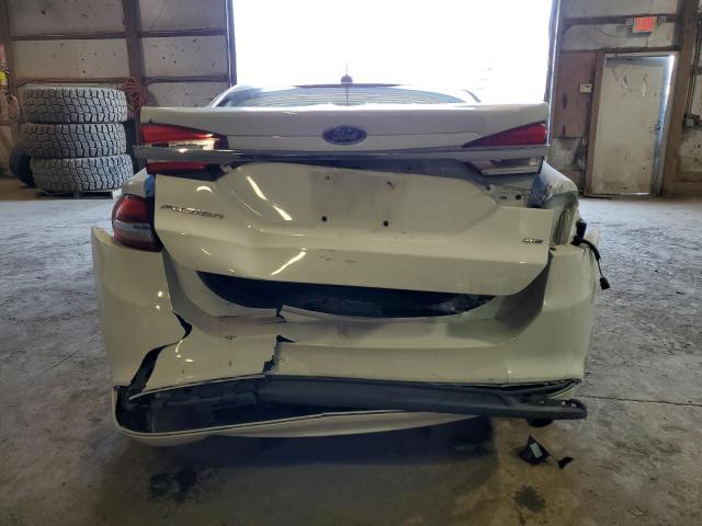 3FA6P0H70HR370812 - 2017 FORD FUSION SE WHITE photo 6