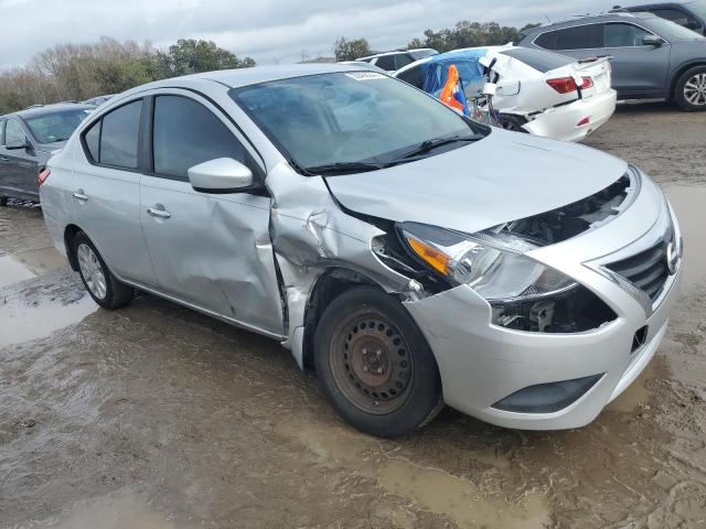 3N1CN7AP0FL907154 - 2015 NISSAN VERSA S SILVER photo 4