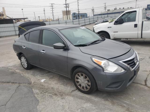 3N1CN7AP1HL879254 - 2017 NISSAN VERSA S GRAY photo 4