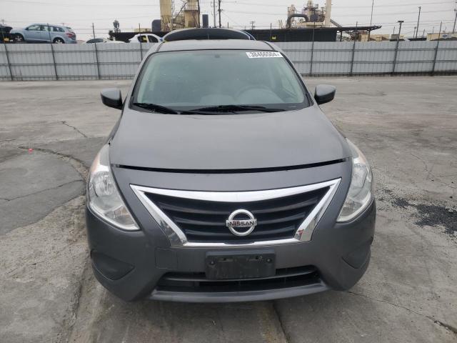 3N1CN7AP1HL879254 - 2017 NISSAN VERSA S GRAY photo 5