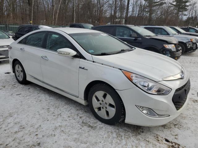 KMHEC4A47CA030516 - 2012 HYUNDAI SONATA HYBRID WHITE photo 4