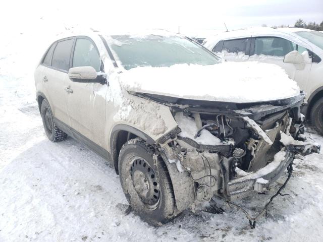 5XYKT4A70EG454687 - 2014 KIA SORENTO LX WHITE photo 4