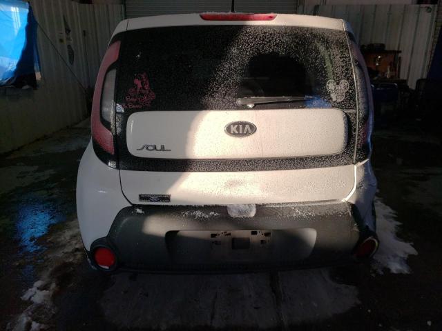 KNDJN2A26F7137185 - 2015 KIA SOUL WHITE photo 6