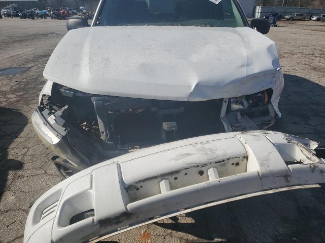 1GNDS13S622508776 - 2002 CHEVROLET TRAILBLAZE WHITE photo 11