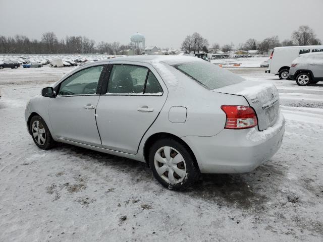 JTDBT923184041043 - 2008 TOYOTA YARIS SILVER photo 2