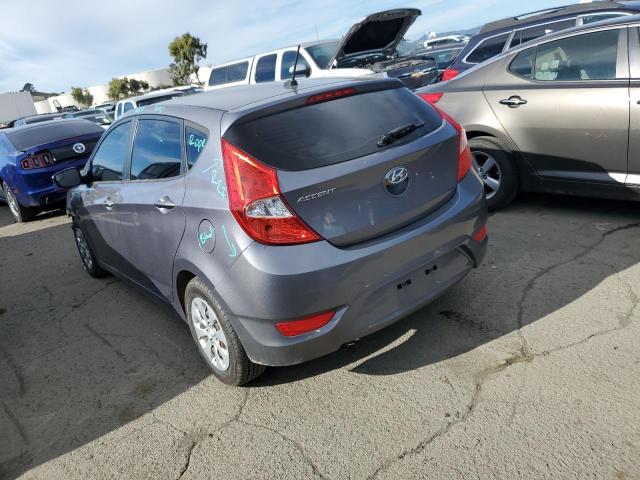 KMHCT5AE4FU200792 - 2015 HYUNDAI ACCENT GS GRAY photo 2