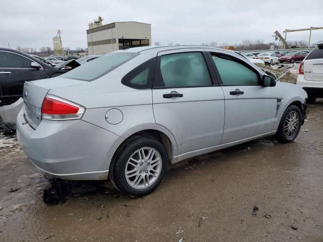 1FAHP35N58W123540 - 2008 FORD FOCUS SE GRAY photo 3