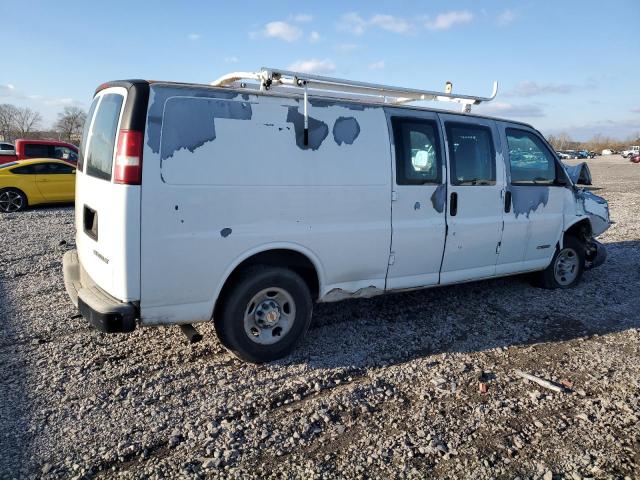 1GCHG39U531126410 - 2003 CHEVROLET EXPRESS G3 WHITE photo 3