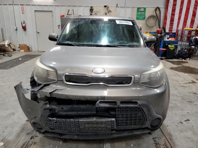 KNDJN2A29E7018951 - 2014 KIA SOUL GRAY photo 5