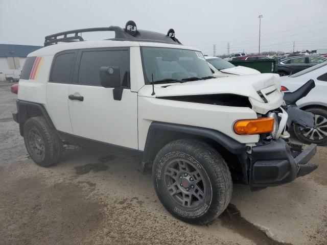 JTEBU4BF4CK126310 - 2012 TOYOTA FJ CRUISER WHITE photo 4