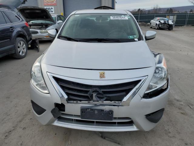 3N1CN7AP3KL880669 - 2019 NISSAN VERSA S SILVER photo 5