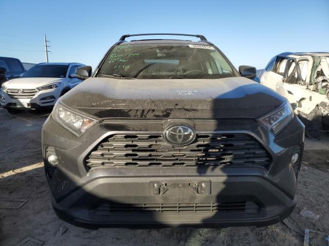 2T3W1RFV9KC010007 - 2019 TOYOTA RAV4 XLE GRAY photo 5