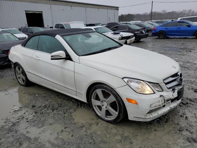 WDDKK5KF3DF206343 - 2013 MERCEDES-BENZ E 350 WHITE photo 4