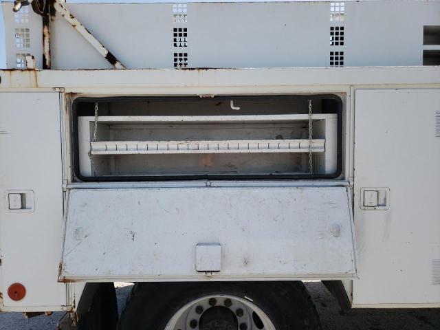 1GBM7H1J7TJ106046 - 1996 CHEVROLET KODIAK C7H042 WHITE photo 9