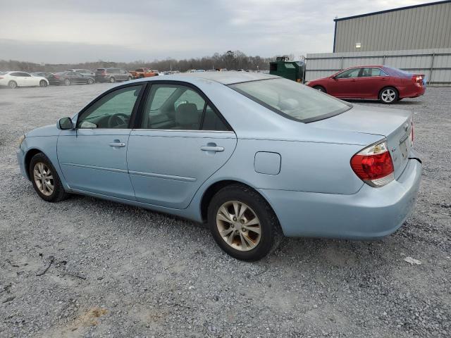 4T1BF30K05U601060 - 2005 TOYOTA CAMRY LE BLUE photo 2