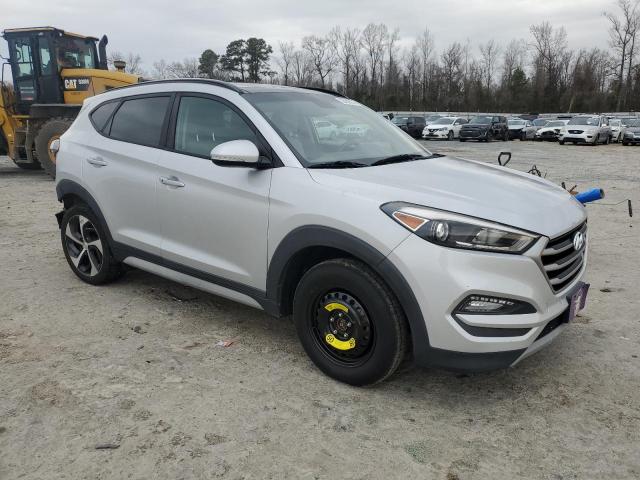 KM8J33A25JU703581 - 2018 HYUNDAI TUCSON VALUE SILVER photo 4