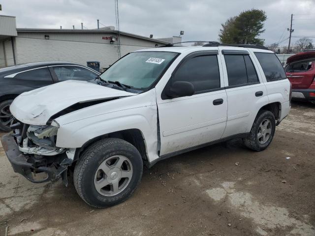 1GNDT13S062255764 - 2006 CHEVROLET TRAILBLAZE LS WHITE photo 1