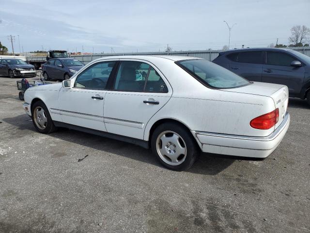 WDBJF70H2XA843296 - 1999 MERCEDES-BENZ E 430 WHITE photo 2